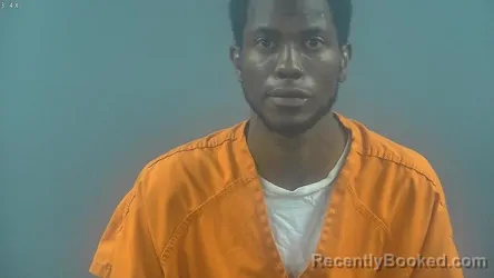 Mugshot of JAMARCUS DESHAUNTE HILL booked in Warren County, Kentucky on June 5, 2026