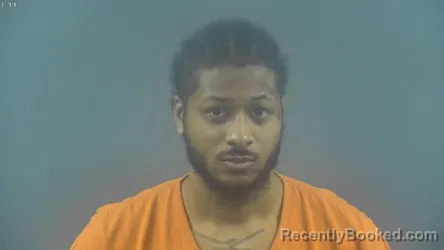 Mugshot of JACQUISE DAVON MILLER booked in Warren County, Kentucky on March 24, 2026