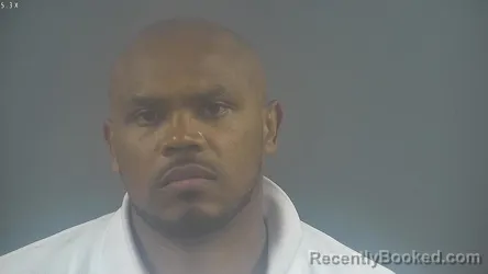 Mugshot of JARVIS MARCEL WHITE booked in Warren County, Kentucky on March 24, 2026