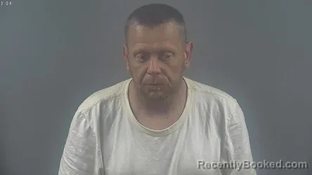 Mugshot of MATTHEW JEREMY DAILEY booked in Warren County, Kentucky on May 5, 2026