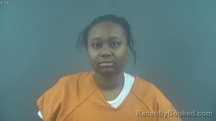 Mugshot of RONQUSHA SHYDAE GROVES booked in Warren County, Kentucky on May 14, 2026