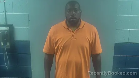Mugshot of SANTIONO LAMAR BOYD booked in Warren County, Kentucky on June 3, 2026
