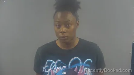 Mugshot of SHIWANNA LEIGH MASSEY booked in Warren County, Kentucky on May 11, 2026