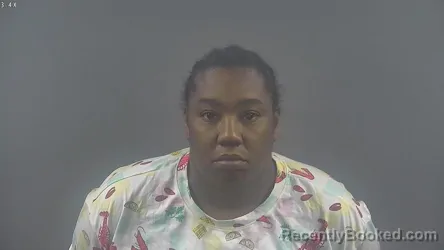 Mugshot of TAYLOR OLIVIA CARPENTER booked in Warren County, Kentucky on May 20, 2026