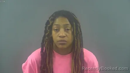 Mugshot of TASHAYA SHAUNTA EDWARDS booked in Warren County, Kentucky on May 5, 2026