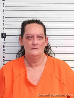 Mugshot of KIMBERLY CROSS booked in Wayne County, Kentucky on April 2, 2026