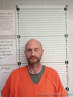 Mugshot of DUSTIN DAFFRON booked in Wayne County, Kentucky on April 23, 2026