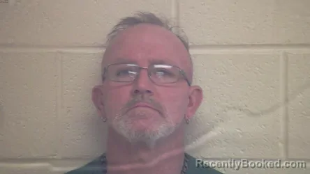 Mugshot of DARRELL EDWARD HOAGLAND