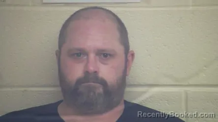 Mugshot of DEREK WILLIAM SNYDER