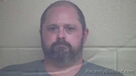 Mugshot of DEREK WILLIAM SNYDER