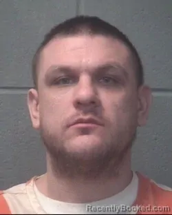 Mugshot of DEREK ALLEN HOVEY