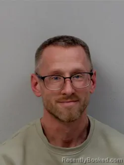 Mugshot of Erickson Derek Thomas