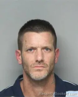 Mugshot of GLEN ELWOOD HIATT