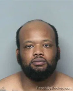 Mugshot of SHAQUAN KELSIE MCRAE