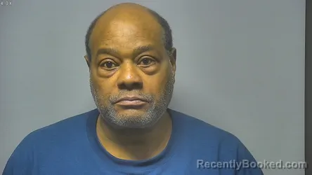 Mugshot of JOHNNIE . JR LEE