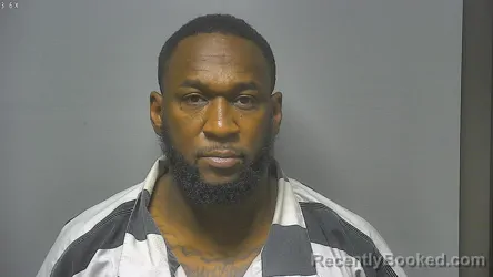 Mugshot of Sidney De-Laurien Vaughn booked in Saginaw County, Michigan on September 29, 2026