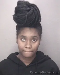 Mugshot of LAZAREA SWINDELL