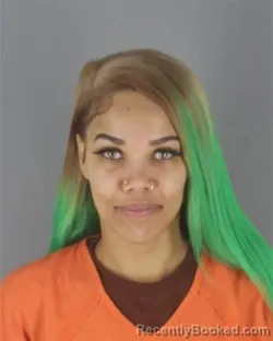 Mugshot of JADE LATIAH SIMMONS