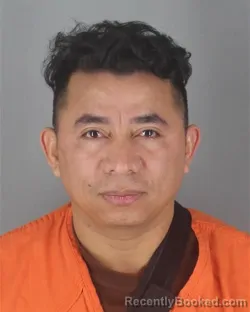 Mugshot of YUNIS ARMANDO CASTRO AGUILAR