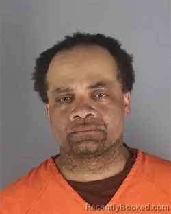 Mugshot of VASSHON DENAVERE WOODEN