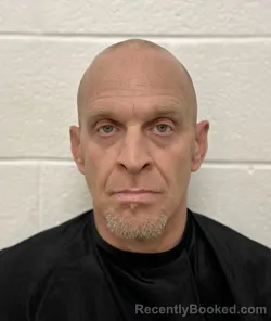 Mugshot of CHRISTOPHER RAY HIPP