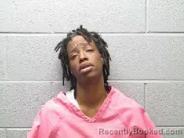 Mugshot of ISHEENA LACUE