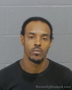 Mugshot of KRIS DESHAWN ROBINSON