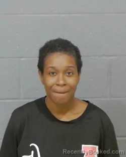 Mugshot of SHEQUILLA ANTOINETTE LISENBY