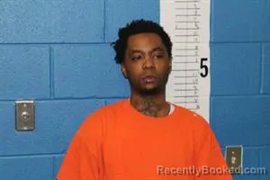 Mugshot of TRADAVIOUS VALENTINE