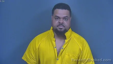 Mugshot of AMADO TOMAS ECHAVARRIA