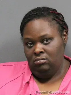 Mugshot of CARNIESHA TYNARA HOWARD booked in DeSoto County, Mississippi on May 9, 2026
