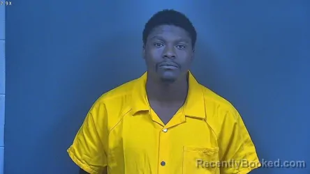 Mugshot of DARRIAN JEMONE CUMMINGS booked in DeSoto County, Mississippi on June 16, 2026