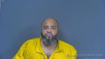 Mugshot of DEONDIS KIRBY FLOYD booked in DeSoto County, Mississippi on May 14, 2026