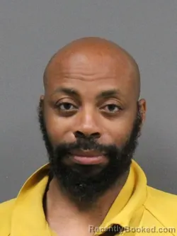 Mugshot of DEMAREO LAVELLE WADE booked in DeSoto County, Mississippi on May 9, 2026