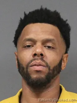 Mugshot of KIARON D DAVIS