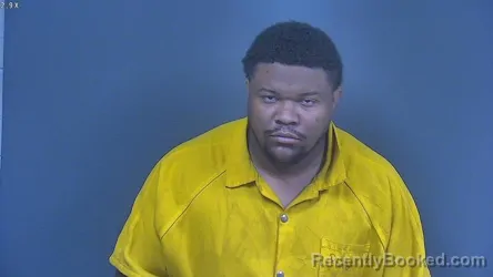 Mugshot of KEMONDRE T WARREN booked in DeSoto County, Mississippi on May 7, 2026