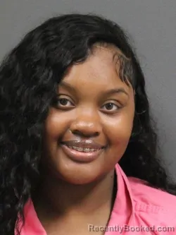 Mugshot of LARONDA SHANAE WOODS