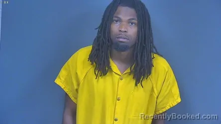 Mugshot of QUINTAVIS TAQUAN WILLIAMS booked in DeSoto County, Mississippi on June 28, 2026