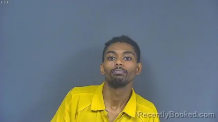 Mugshot of VOSHAUN CRAYTON