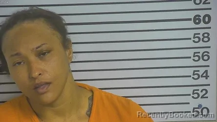 Mugshot of Aarian Raychel Roberts