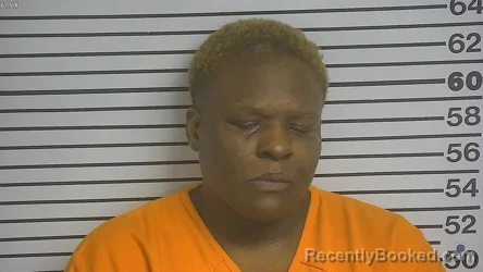 Mugshot of LASHONDIA Shantilla HESTER