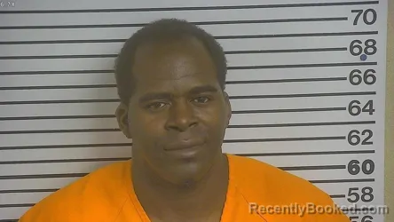 Mugshot of Latravis Smith