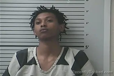 Mugshot of AKIAH RAMAAD SMITH