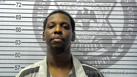Mugshot of LADARRIUS QUENTEZ MURPHY booked in Harrison County, Mississippi on May 4, 2026