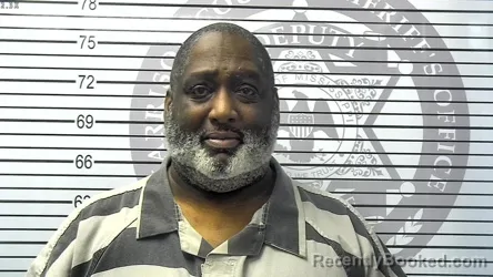 Mugshot of ROBERT JUNIOR FINKLEY