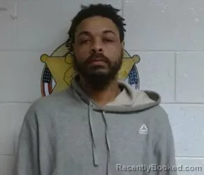 Mugshot of IZAVIA SHANTEL WILLIS