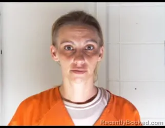 Mugshot of ROBYN LYNN SEELYE booked in Lowndes County, Mississippi on April 25, 2026