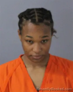 Mugshot of LAKESHIA BEATRICE MORMENT