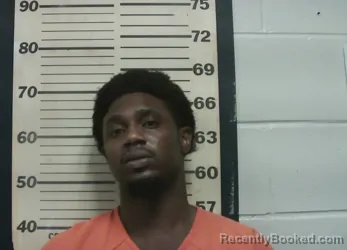 Mugshot of JUSTIN HUGHES