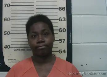 Mugshot of QUADEDRIA ISHANAY OUTLAW